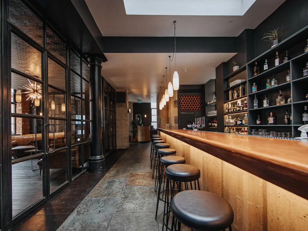 Lounge Bar