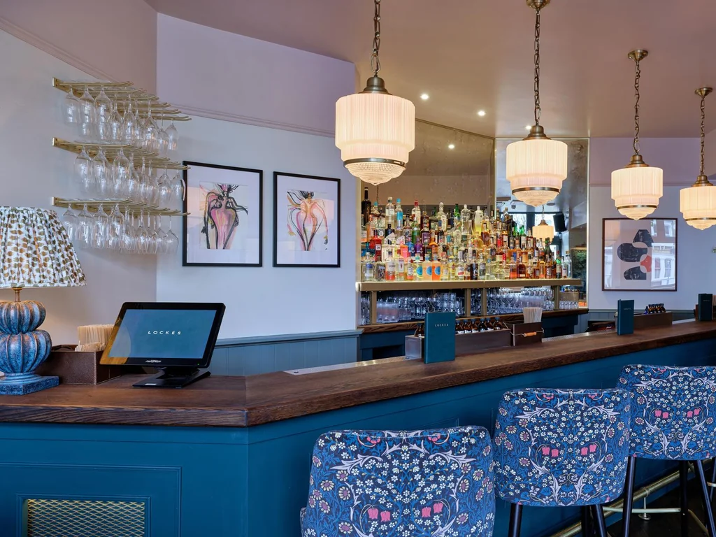 Main Bar