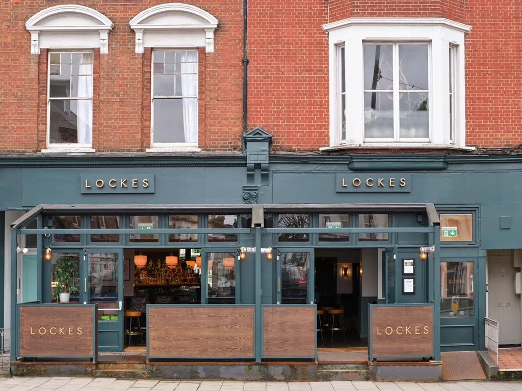 Main Bar