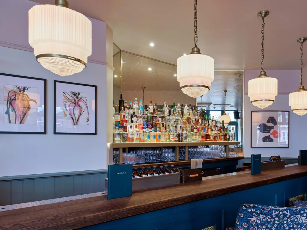 Main Bar