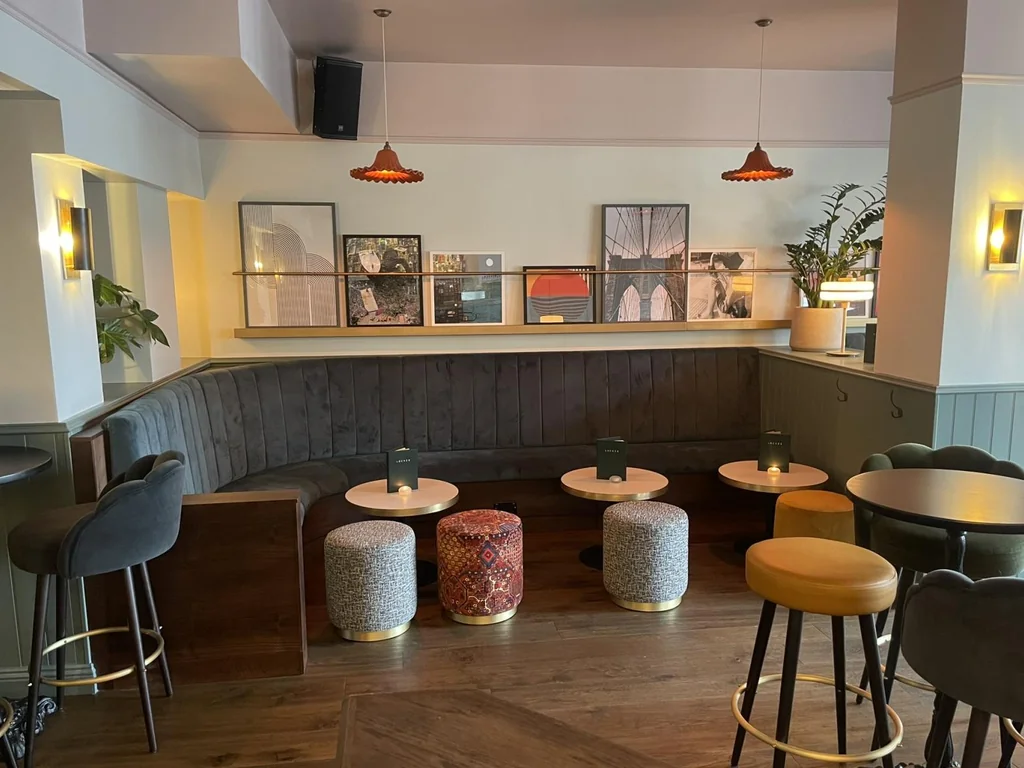 Middle Booth Area