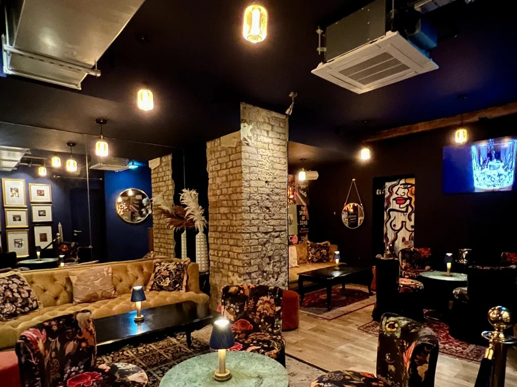 Private Lounge