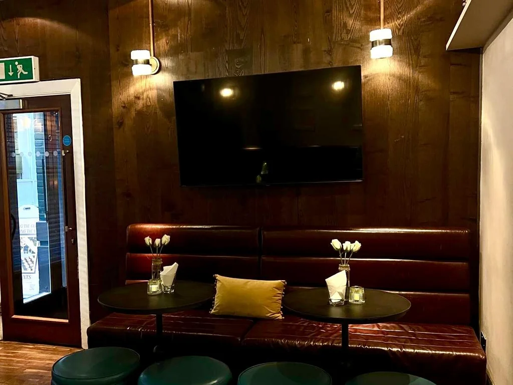 Private Cocktail Lounge