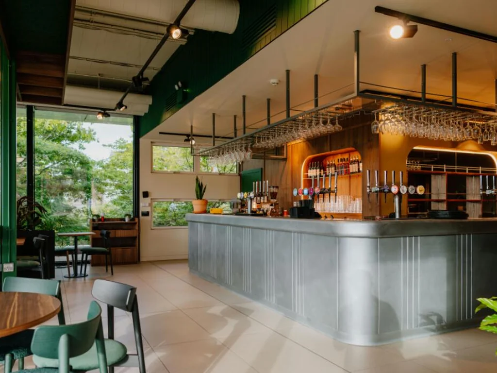 Bar & Terrace