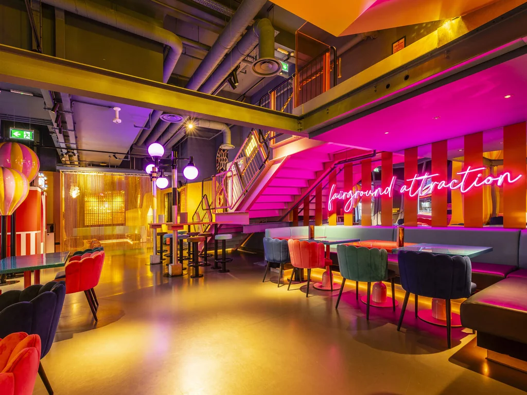 Carousel Bar