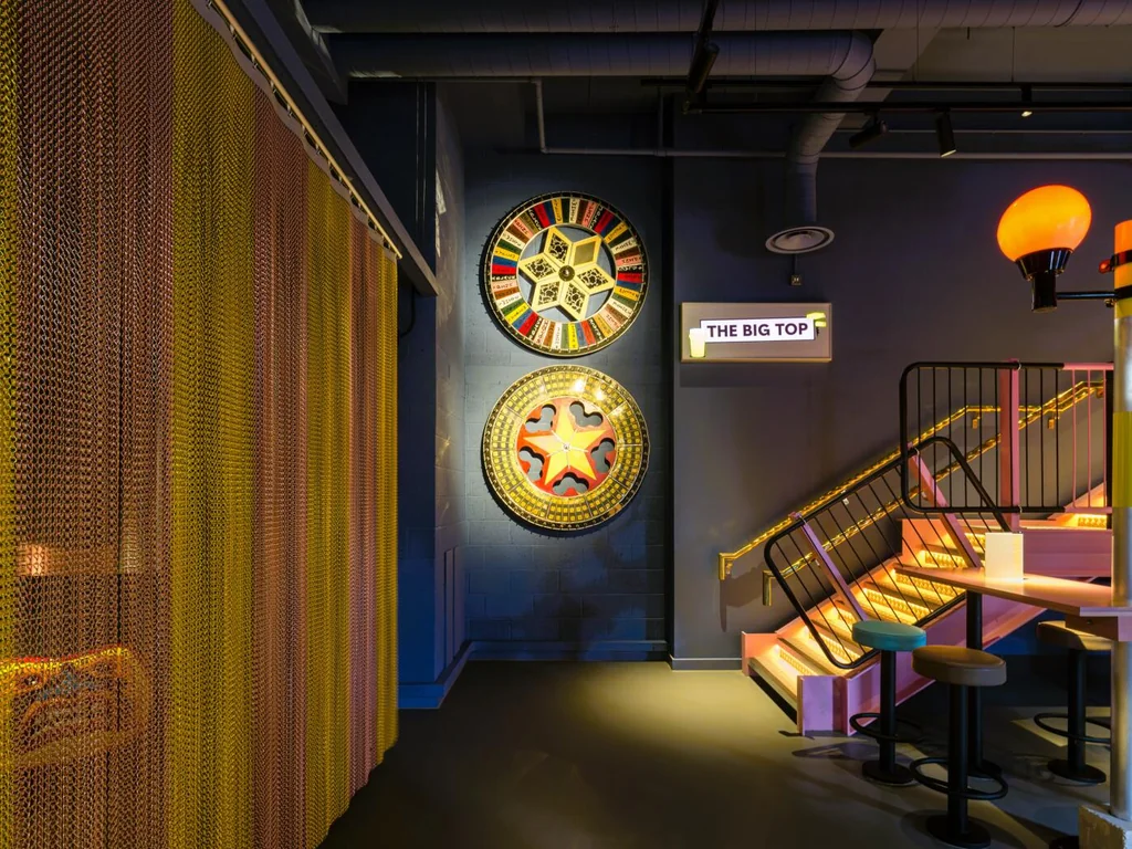 Holy Duck Lounge