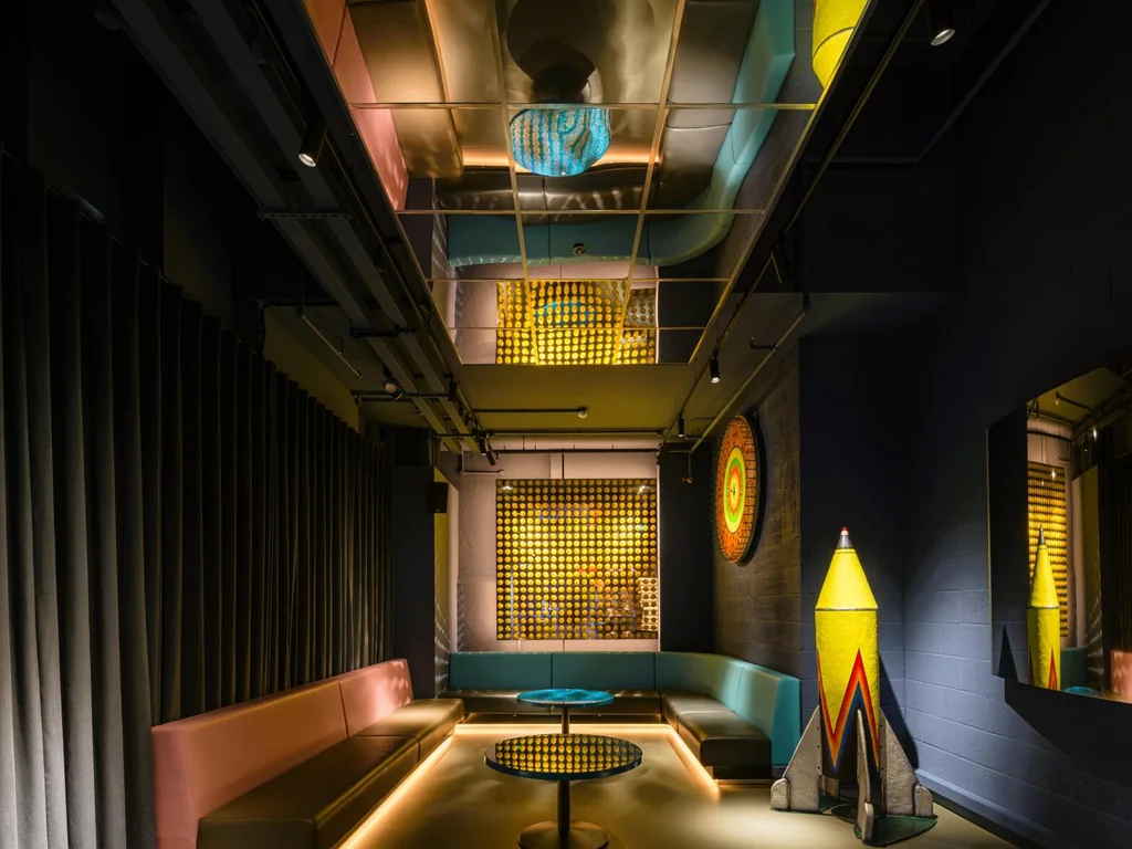 Holy Duck Lounge