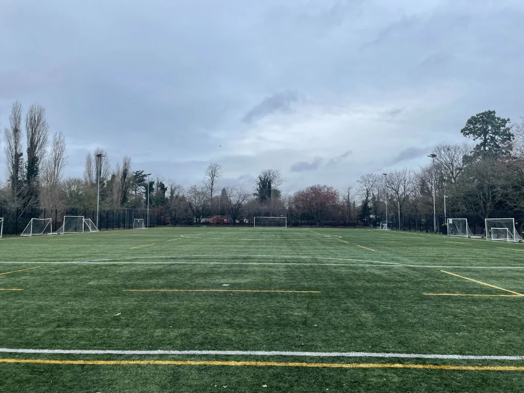 Full 4G Pitch