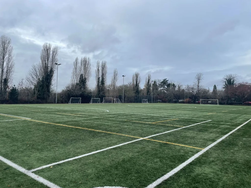 Full 4G Pitch
