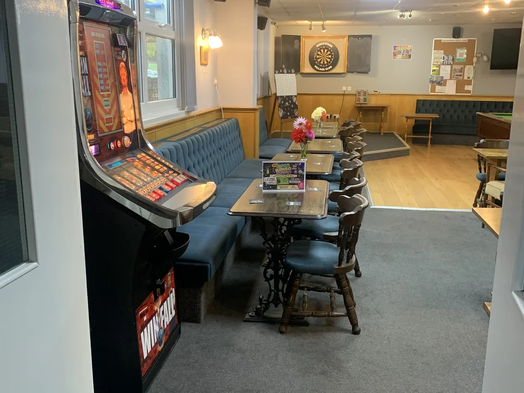 Hall & Main Bar
