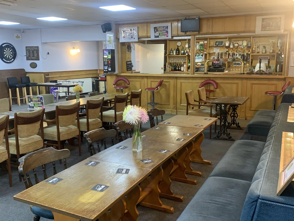 Hall & Main Bar