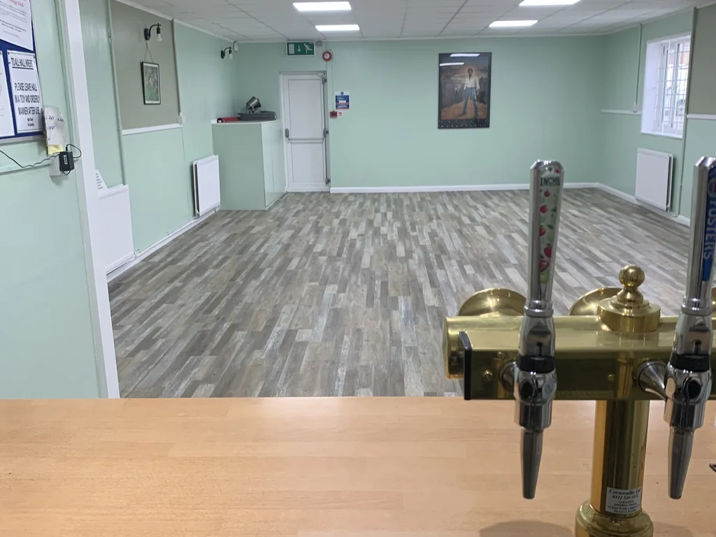 Hall & Main Bar