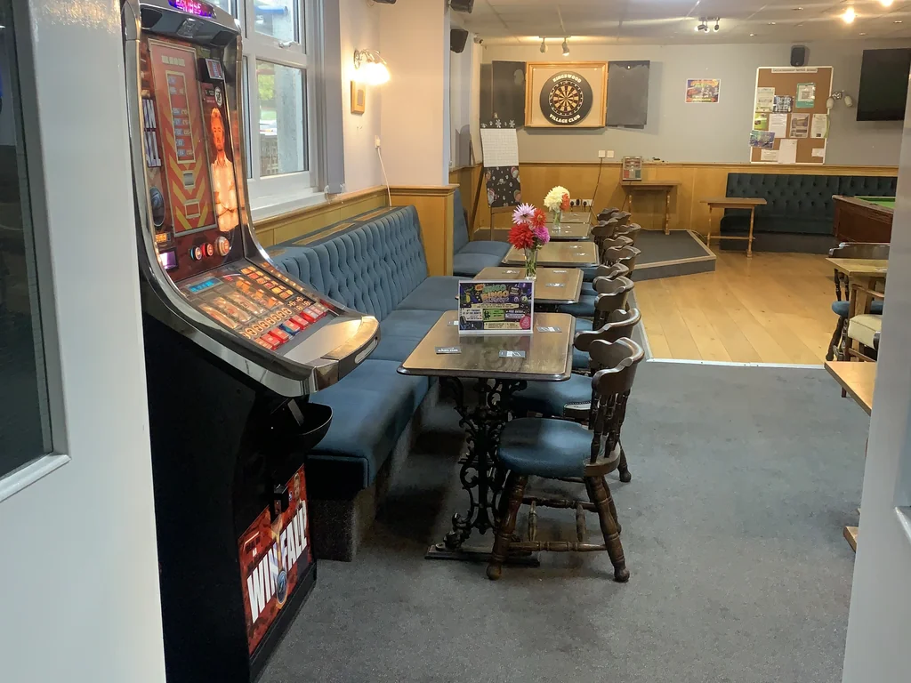 Hall & Main Bar