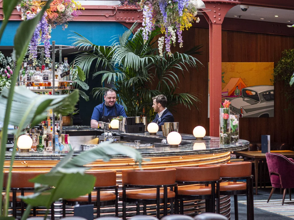 Bar & Restaurant