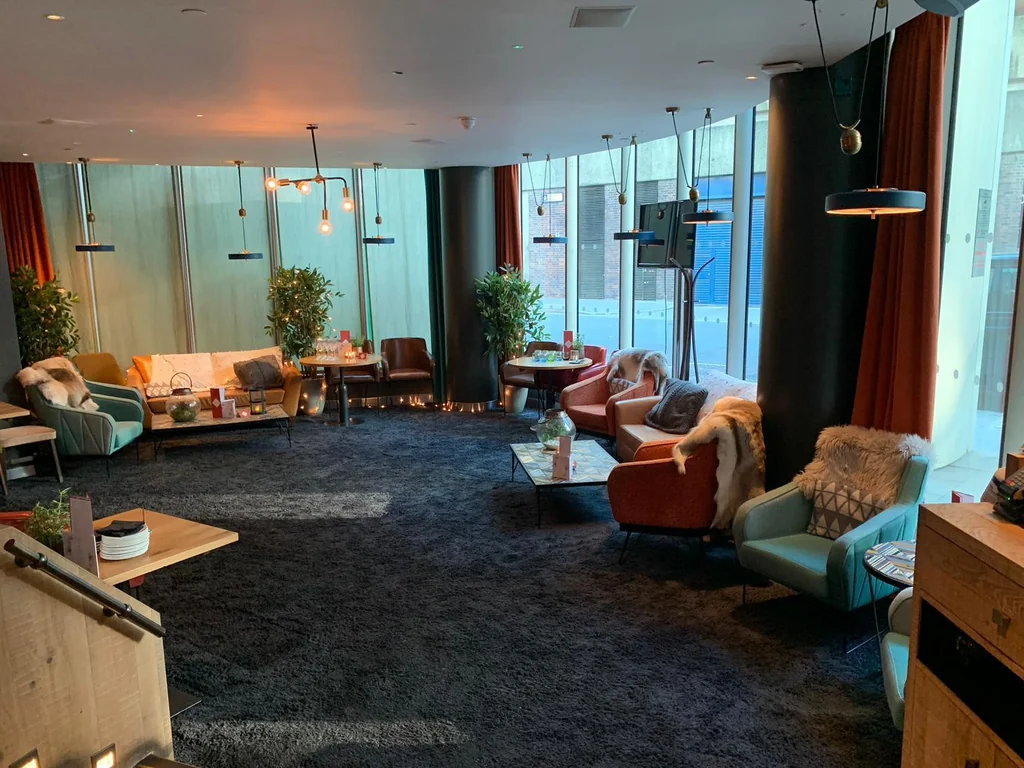 The Lounge