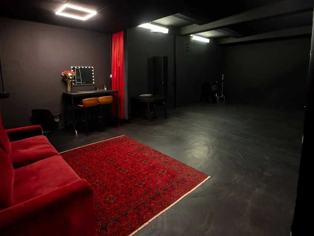 Entire Venue - Photography, Music & DJ Studios in Wapping
