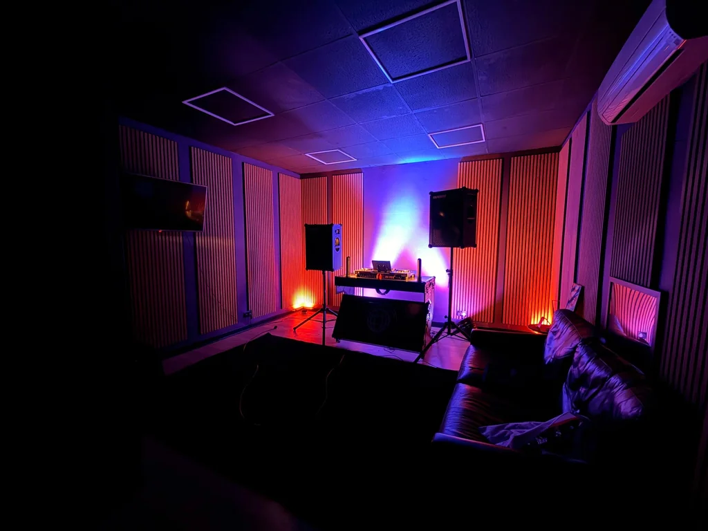 The Portal DJ Room - Soundproof DJ Studio with Denon Prime Decks in Wapping