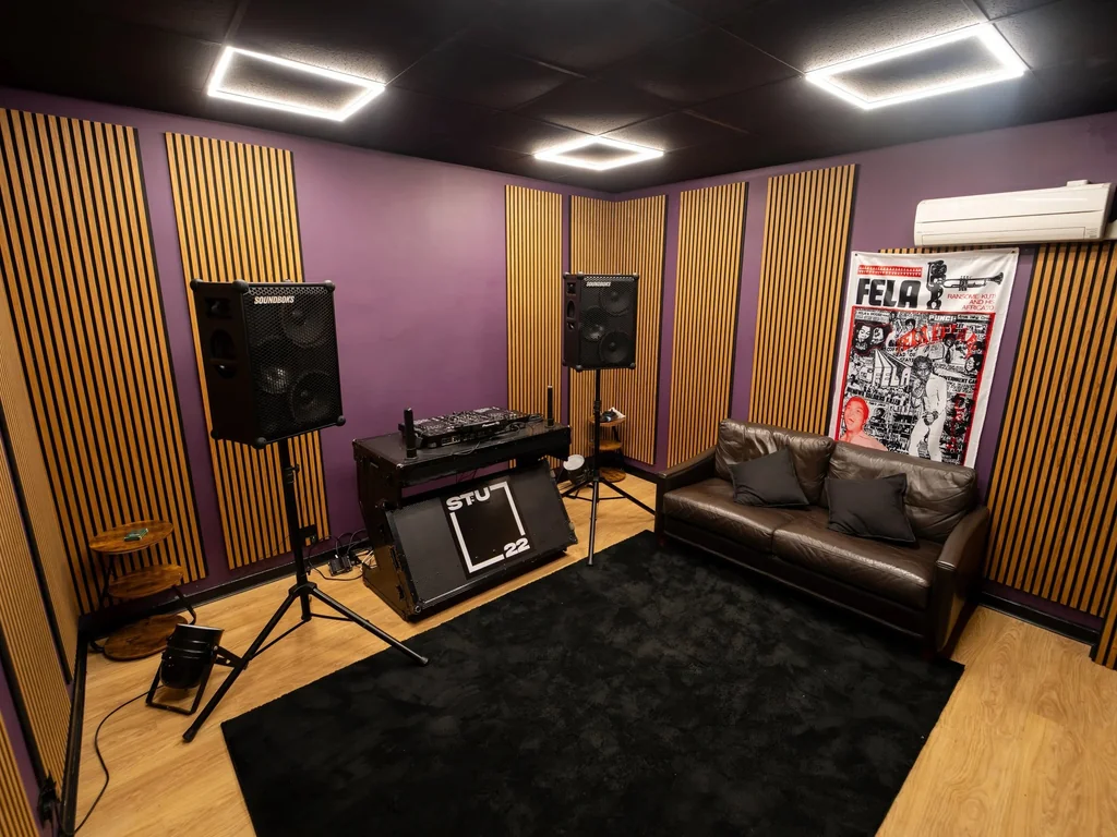 The Portal DJ Room - Soundproof DJ Studio with Denon Prime Decks in Wapping